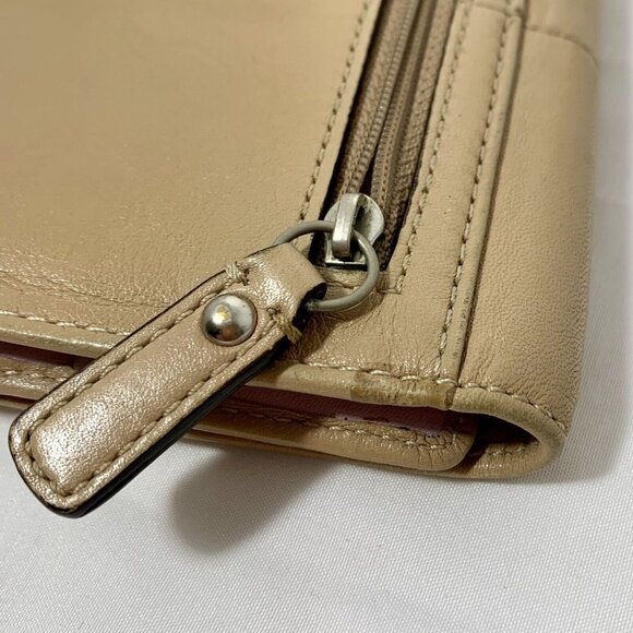 COACH Kristin Beige Leather Credit Card ID Window Trifold Wallet Lavender INT - Picture 9 of 16